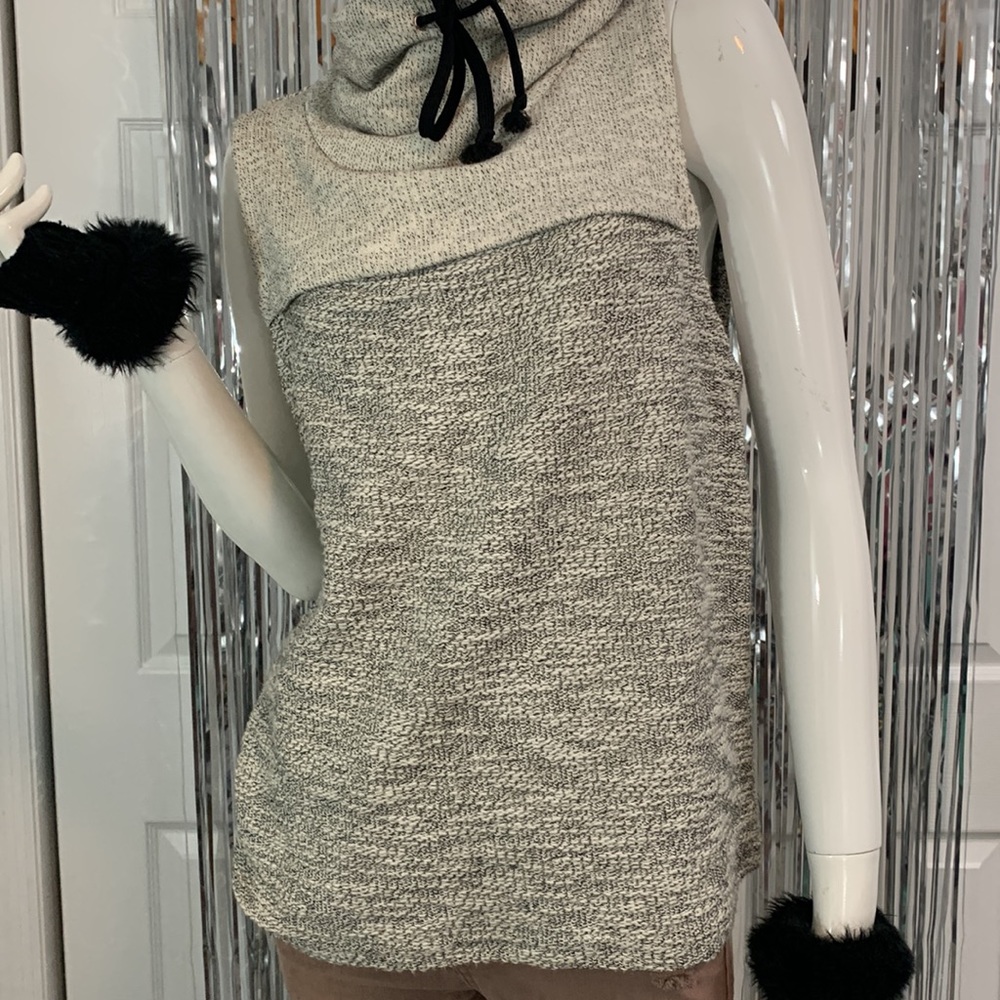 Bebe Gray Cowl Neck Sweater No Sleeve Top